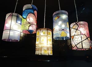 Làm đèn lồng từ chai nhựa